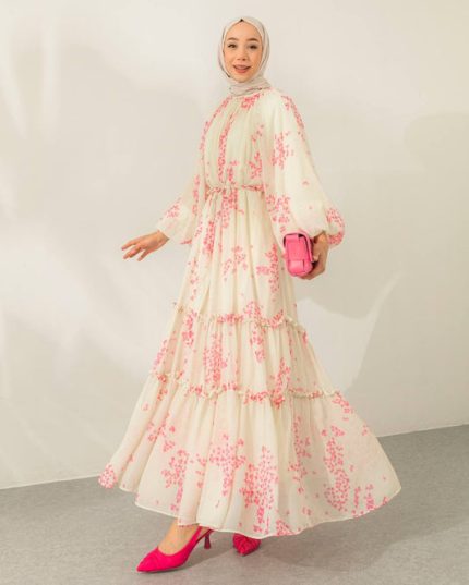 فستان أصفر جميل (نسخة) (نسخة)